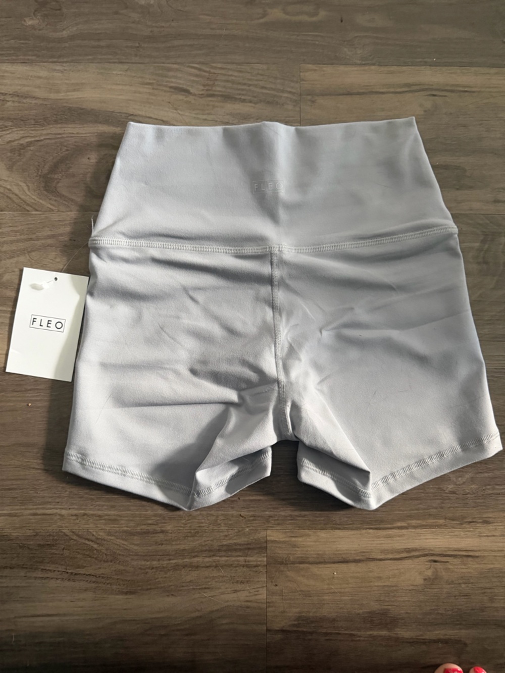 Fleo Air Shorts High Rise 4” size S - Picture 2 of 4